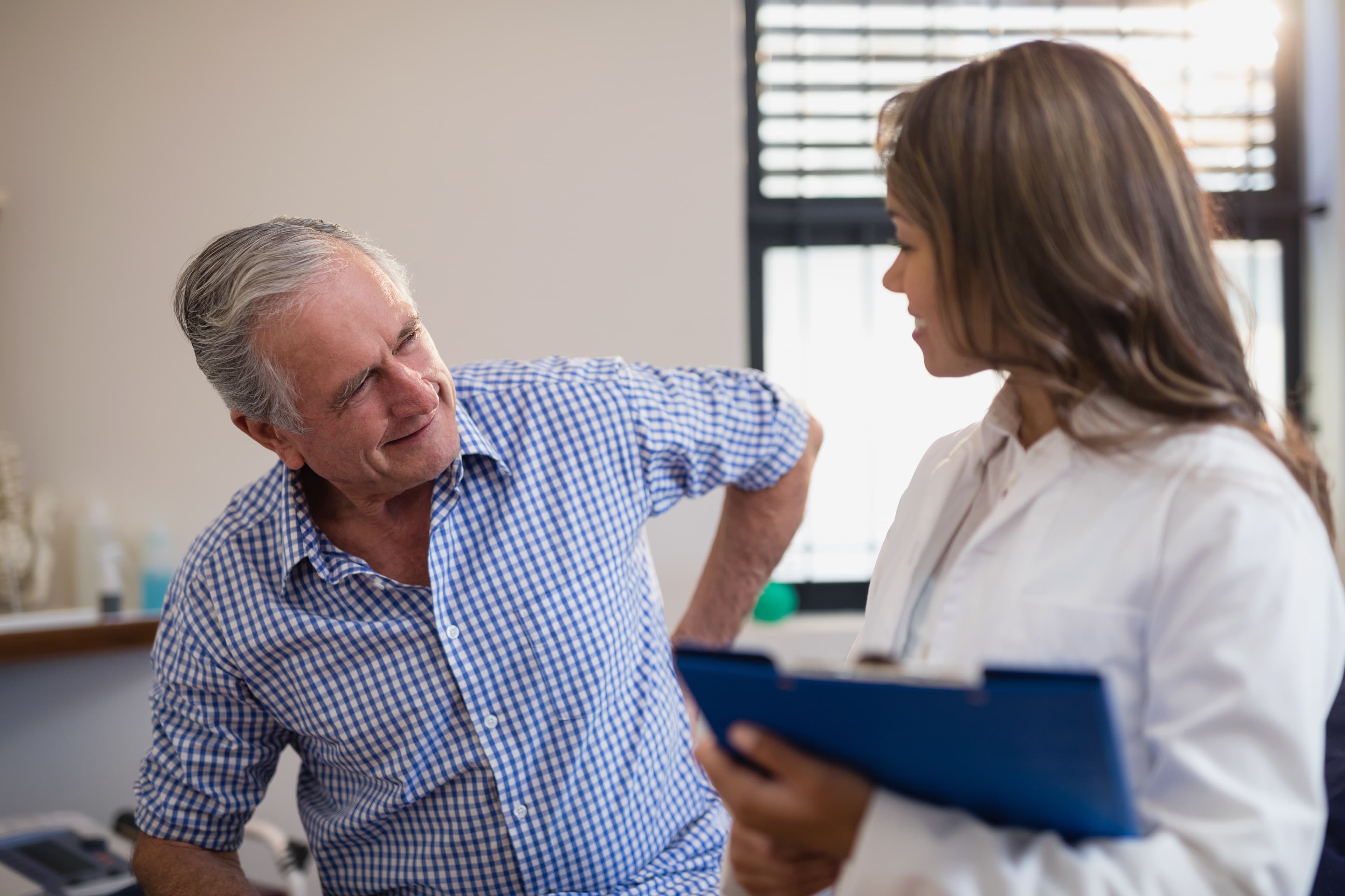5 Everyday Habits That Quietly Relieve Back Pain